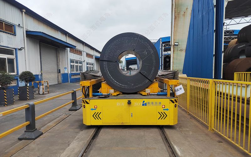 當(dāng)世界奔向“無人”，軌道平車依舊在軌道上，扛起工業(yè)的基石